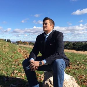 Meet your Posher, Evan